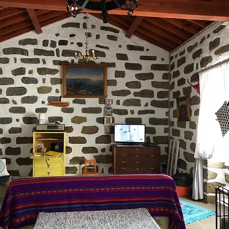 Casa Auri * Faial da Terra